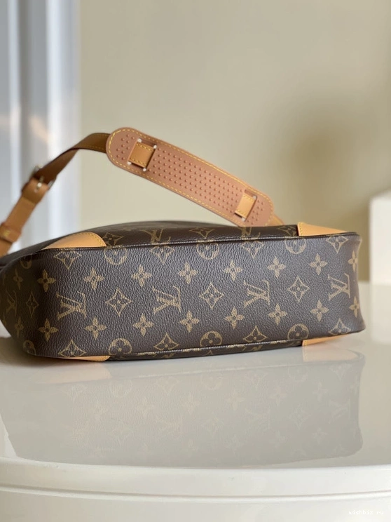 WIS BOULOGNE LOUIS VUITTON 1101